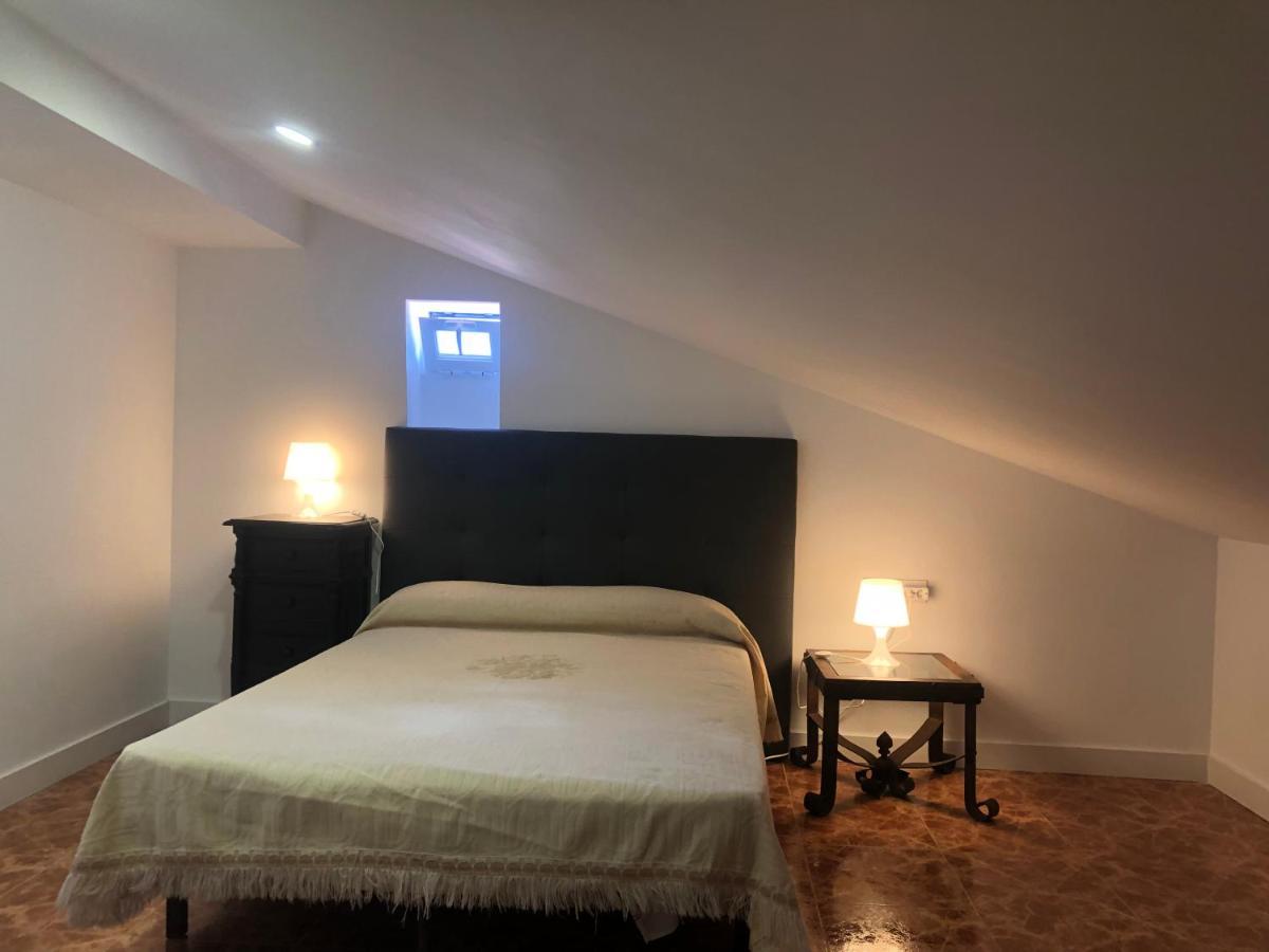 Apartamento Turistico Atico La Taberna อาเรนัส เด ซานเปโดร ภายนอก รูปภาพ